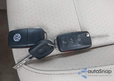 2009 Volkswagen Eos Turbo z USA, uszkodzony, nr VIN WVWBA71F09V013221